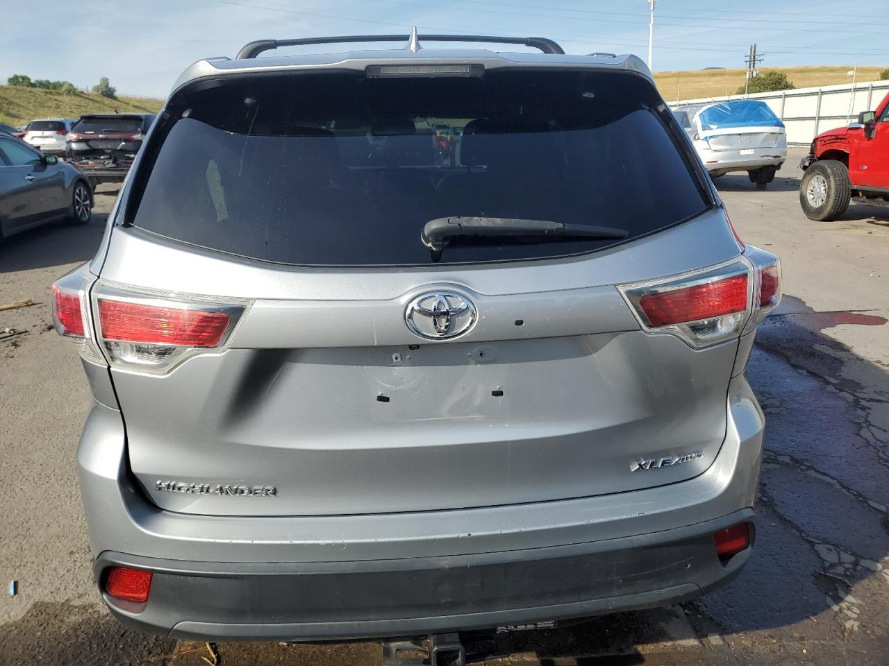 2015 TOYOTA HIGHLANDER