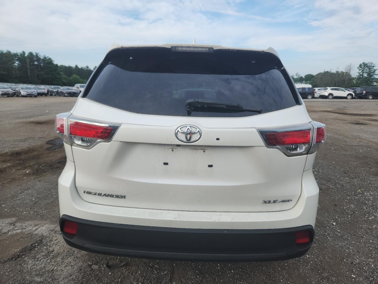 2015 TOYOTA HIGHLANDER