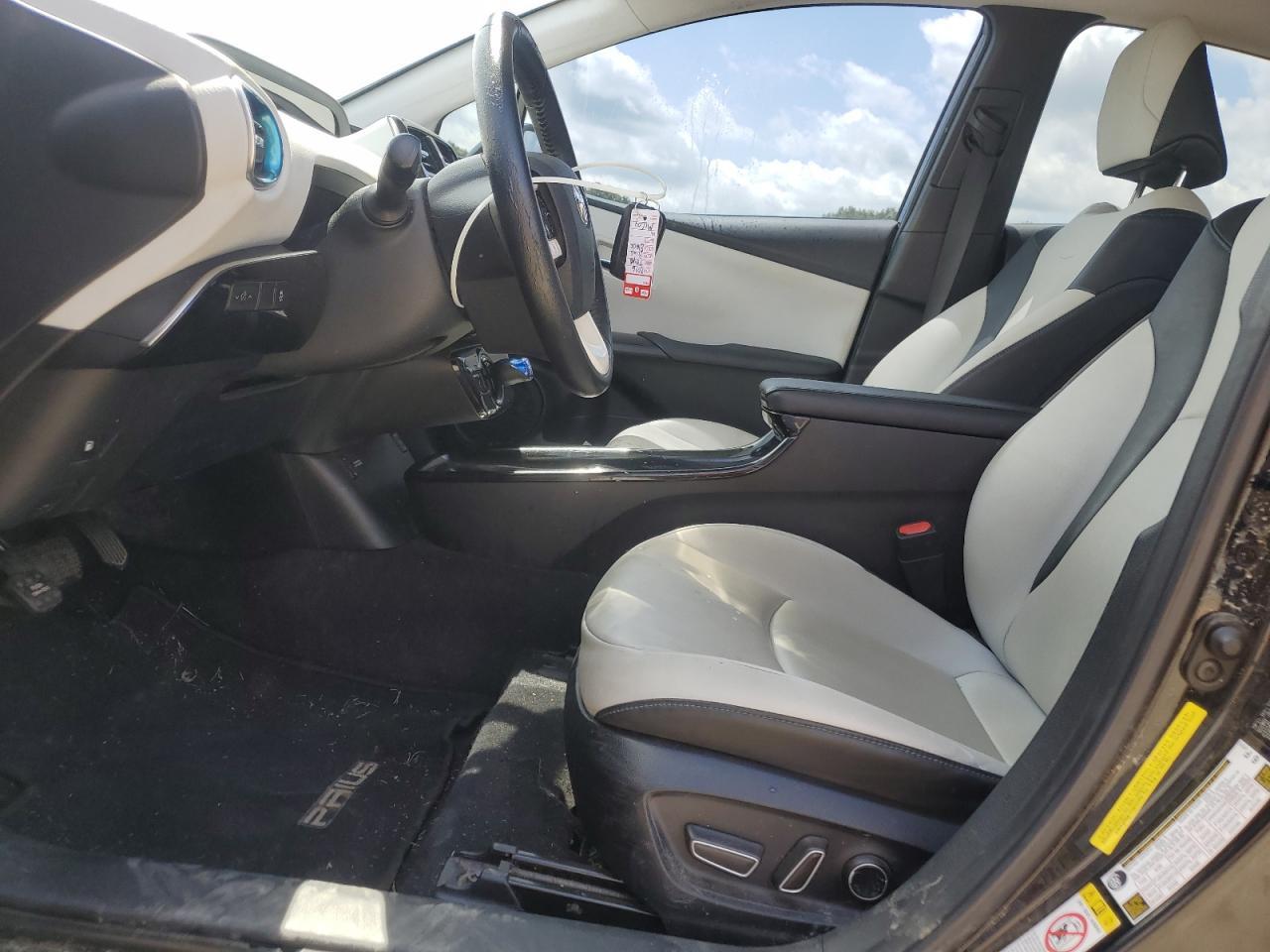2016 TOYOTA PRIUS