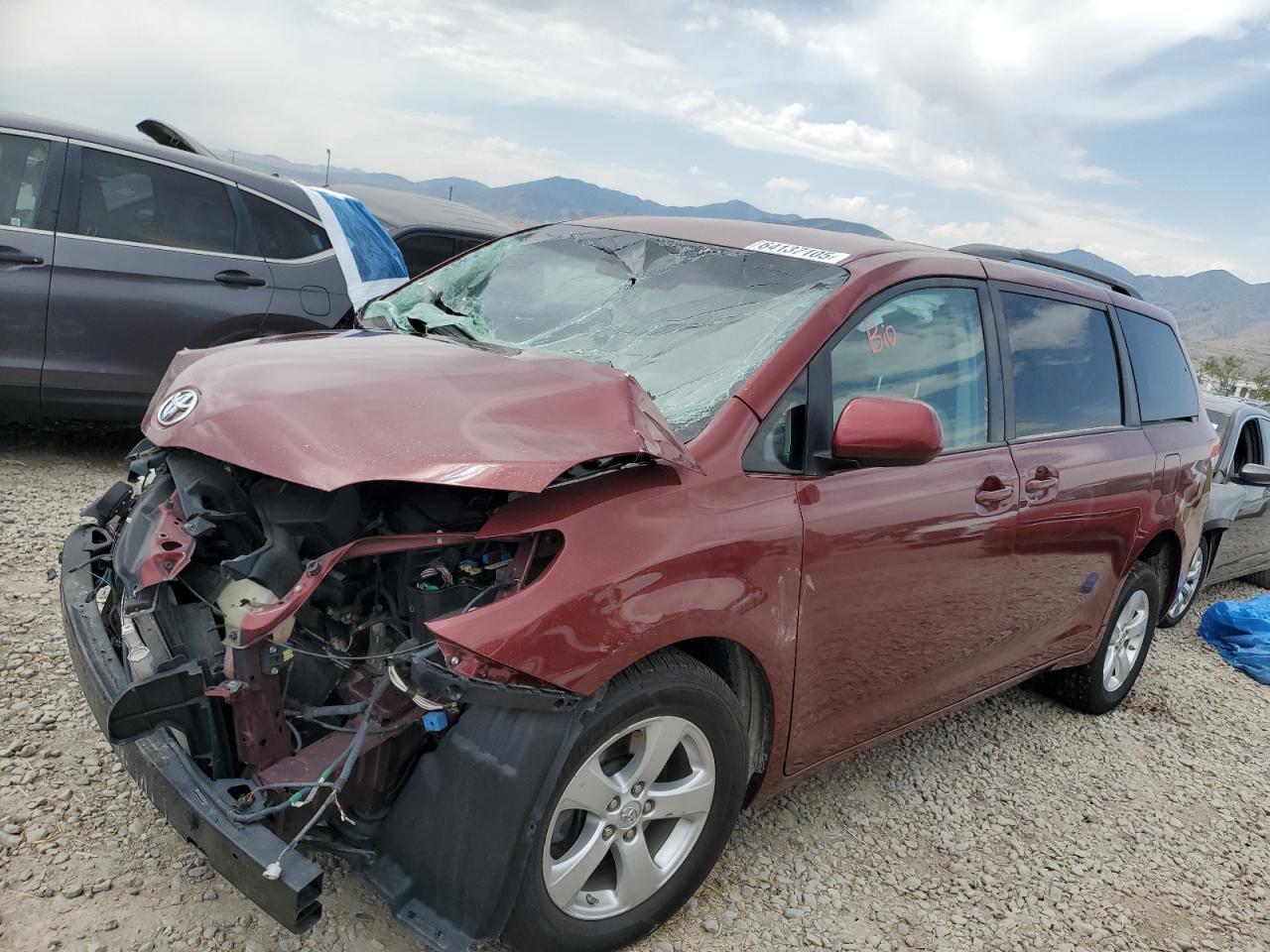 2013 TOYOTA SIENNA