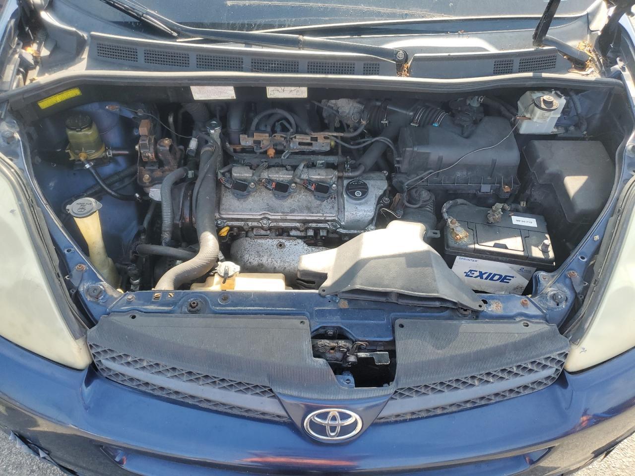 2004 TOYOTA SIENNA
