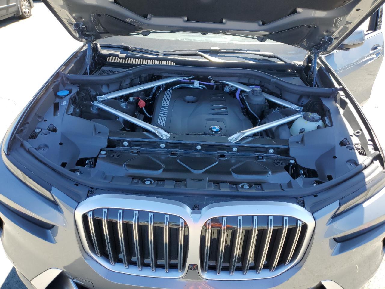 2025 BMW X7