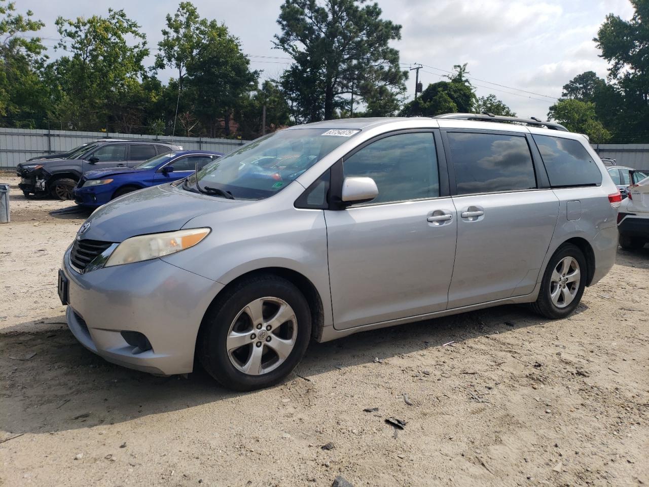 2013 TOYOTA SIENNA