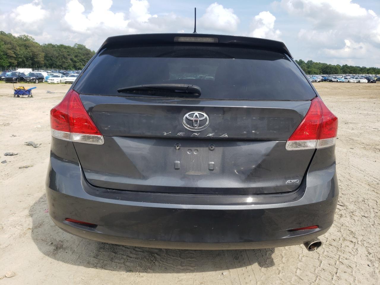 2010 TOYOTA VENZA