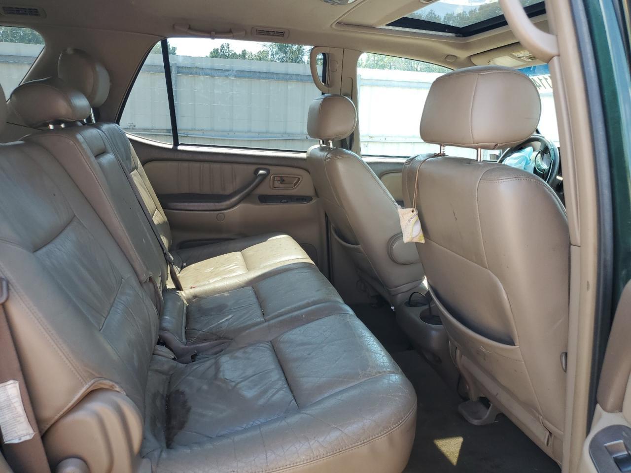2004 TOYOTA Sequoia