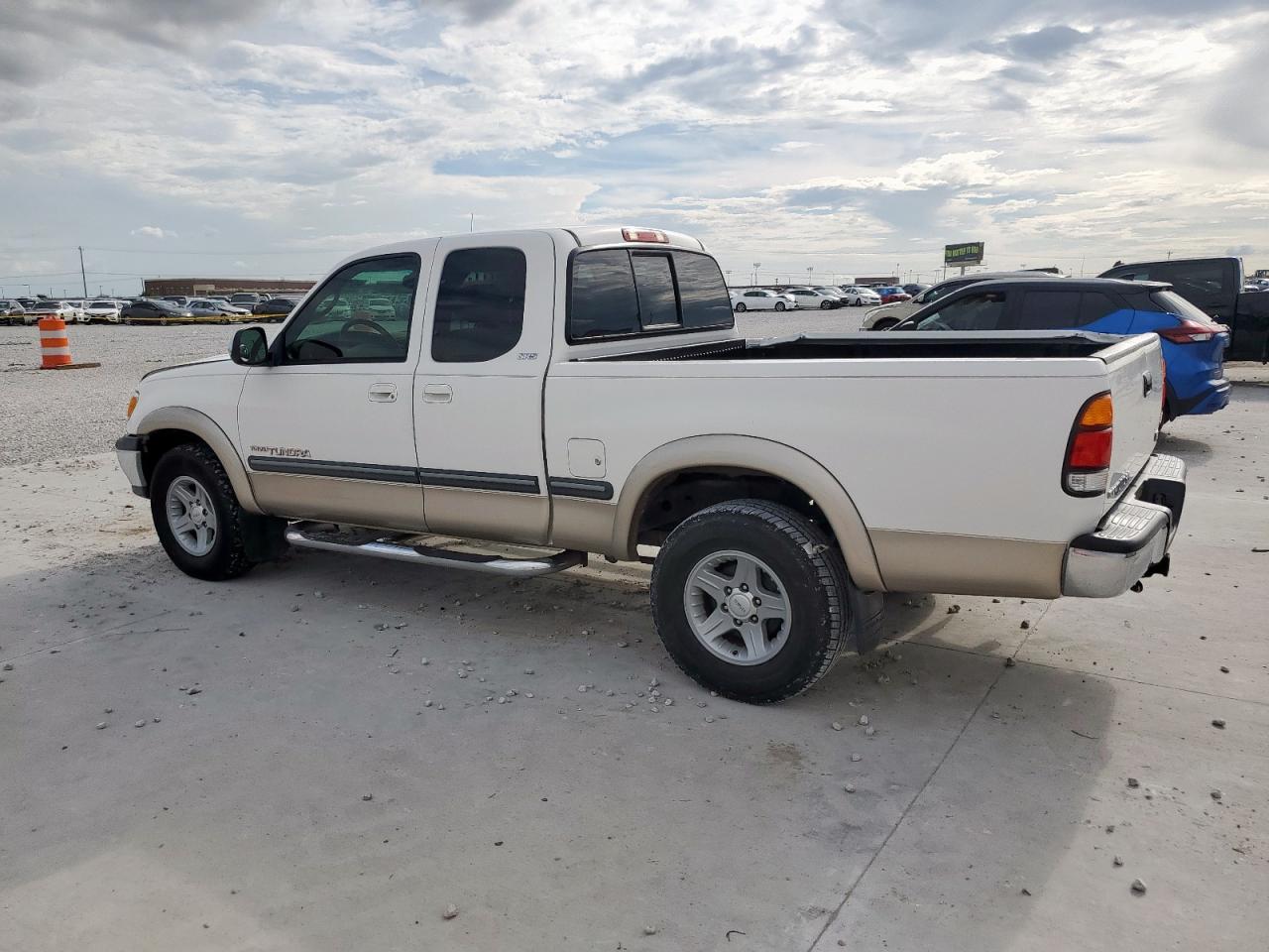 2000 TOYOTA TUNDRA