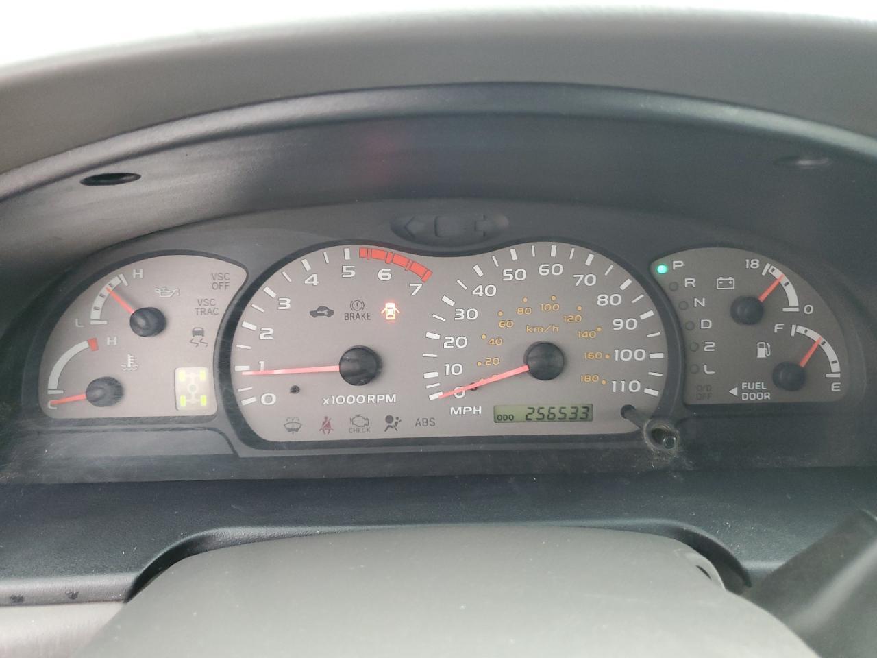 2001 TOYOTA Sequoia