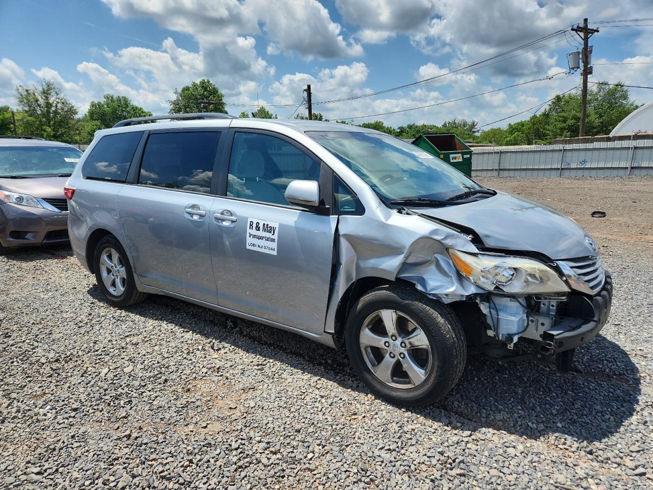 2016 TOYOTA SIENNA