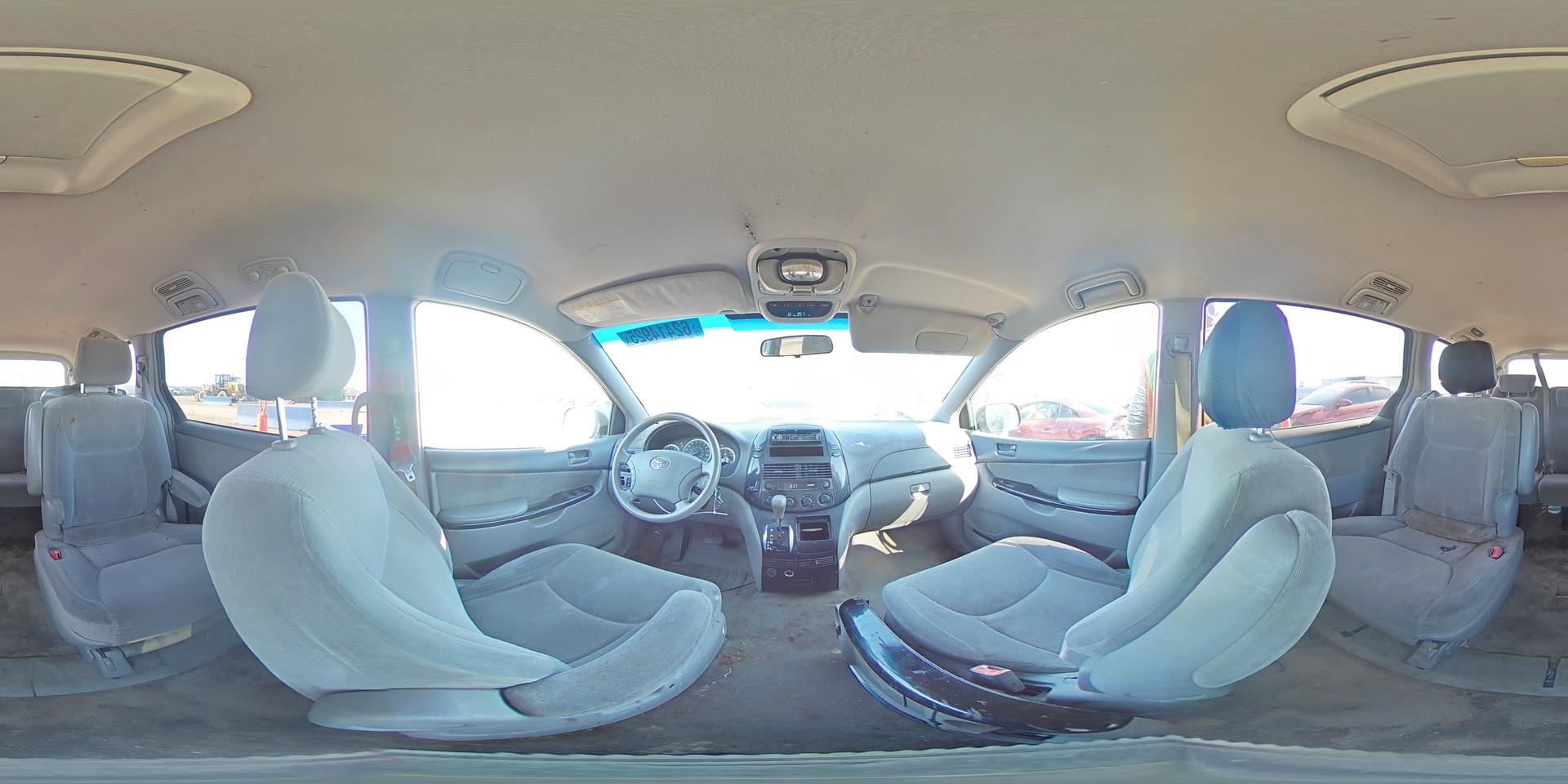 2004 TOYOTA SIENNA