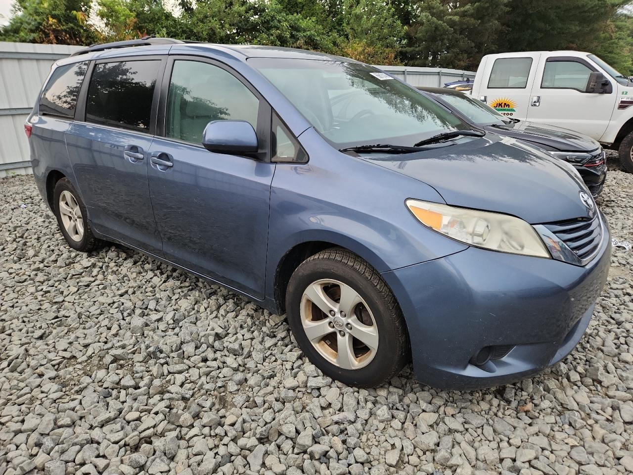 2015 TOYOTA SIENNA