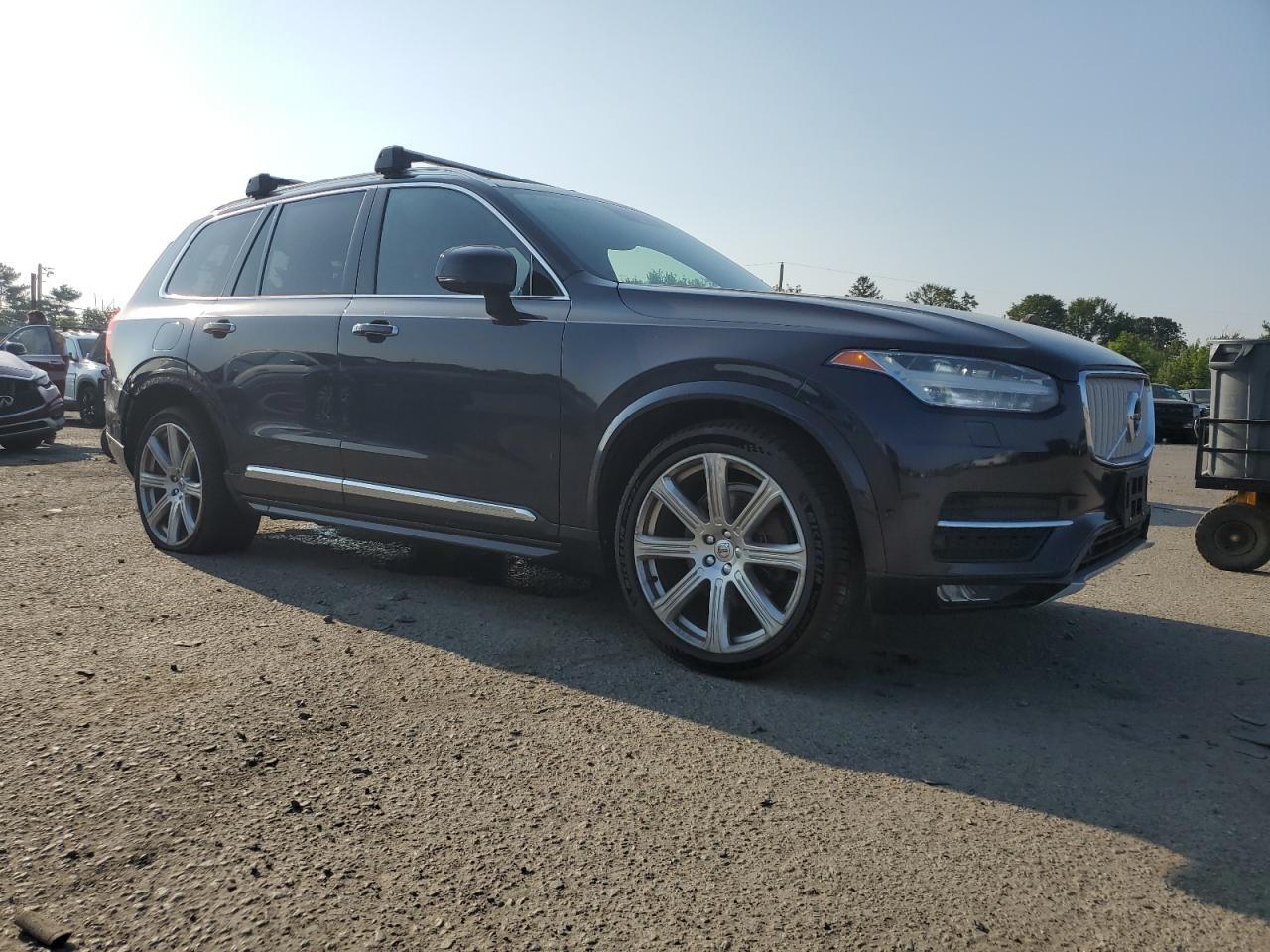 2017 VOLVO XC90