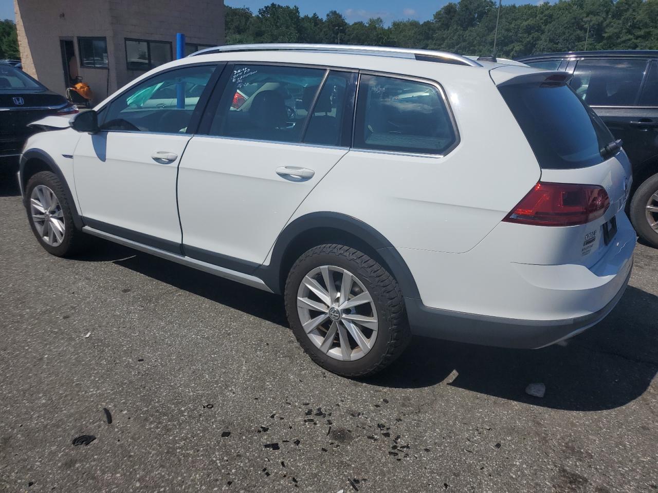2017 VOLKSWAGEN Golf Alltrack