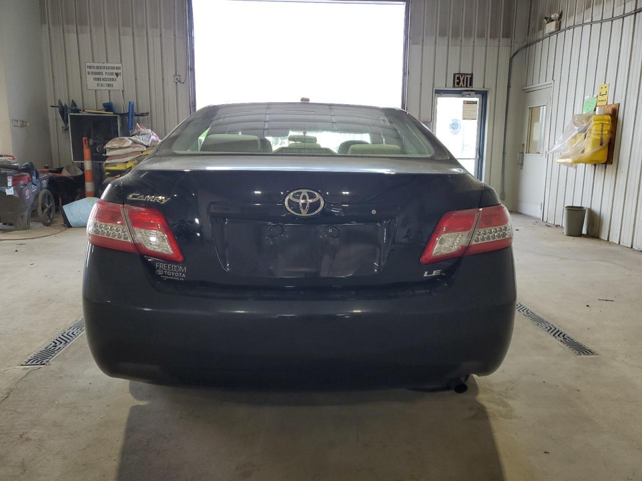 2011 TOYOTA CAMRY