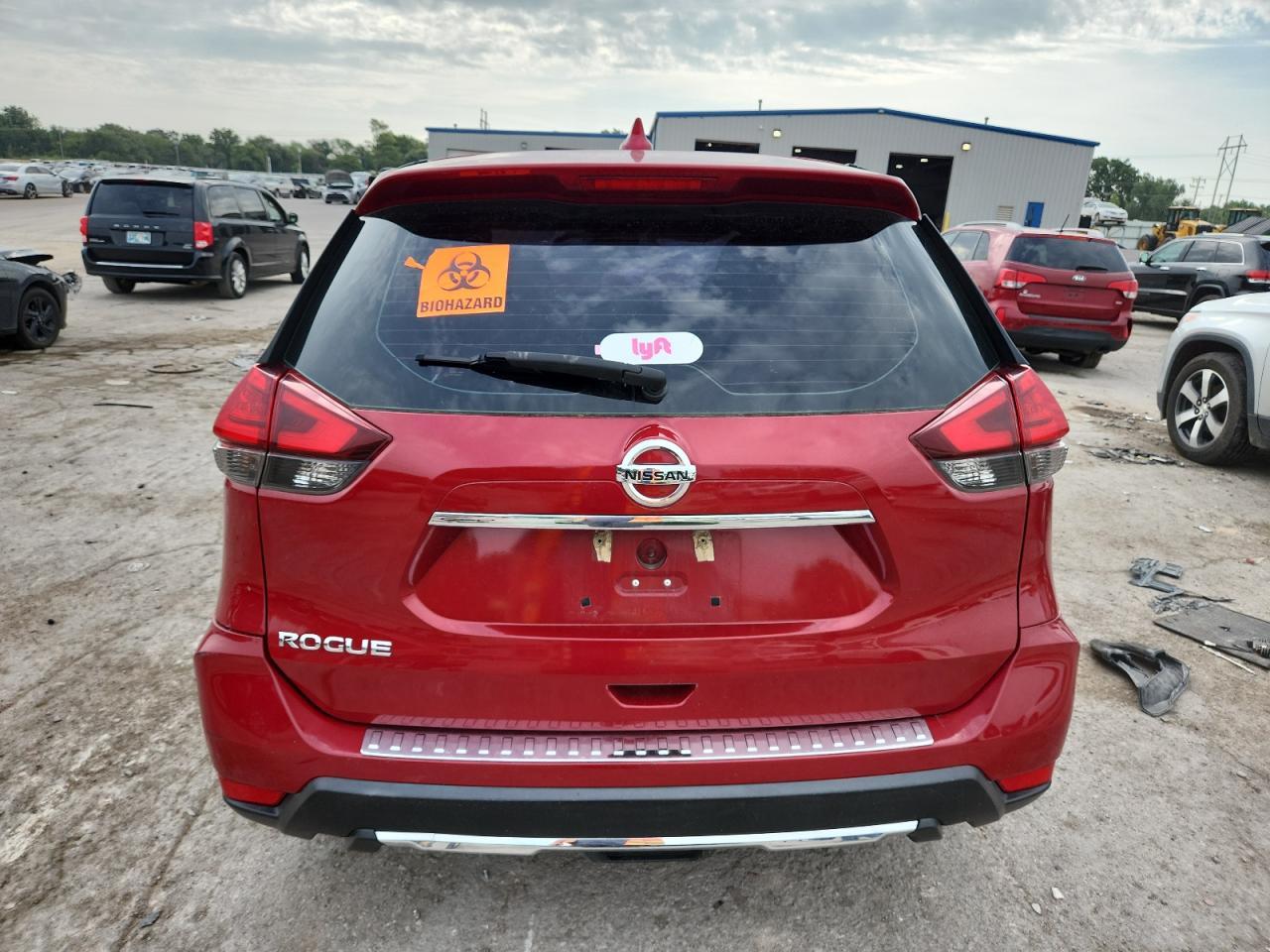 2017 NISSAN ROGUE