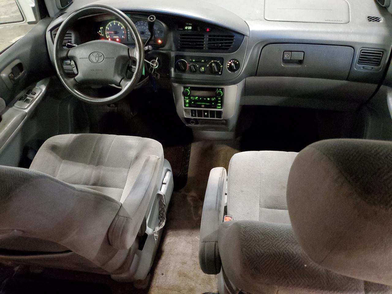 2002 TOYOTA SIENNA