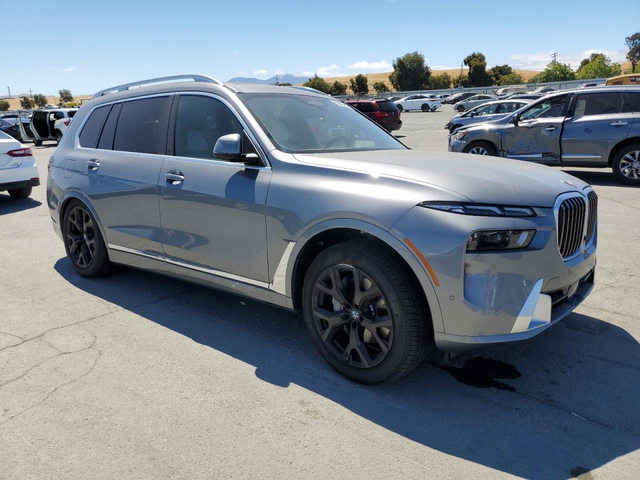 2025 BMW X7