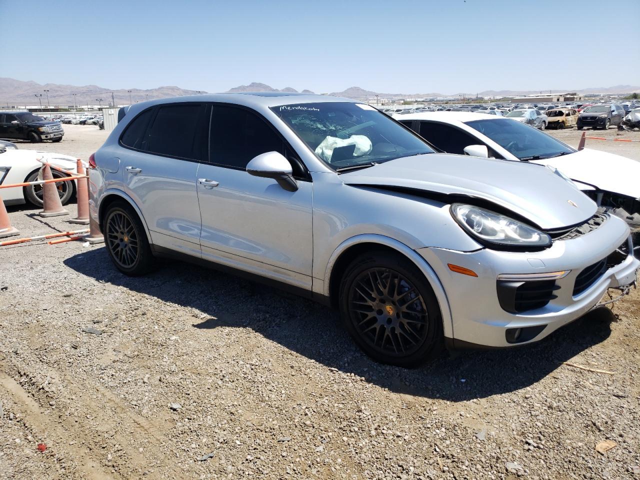 2017 PORSCHE CAYENNE
