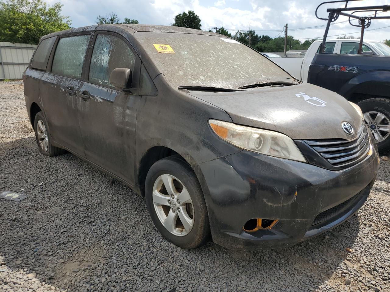 2015 TOYOTA SIENNA