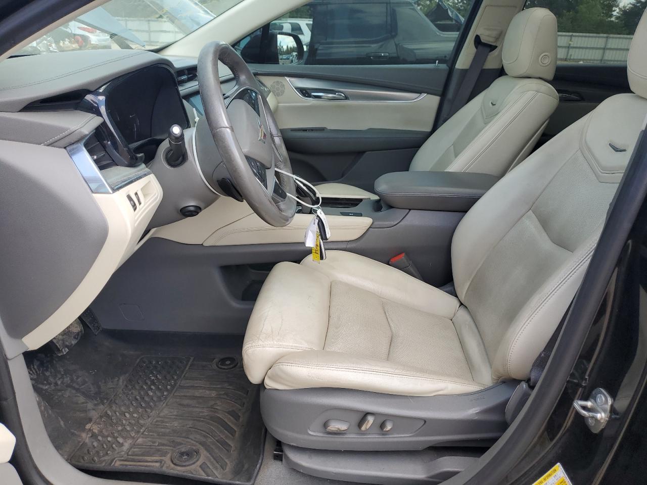 2017 CADILLAC XT5