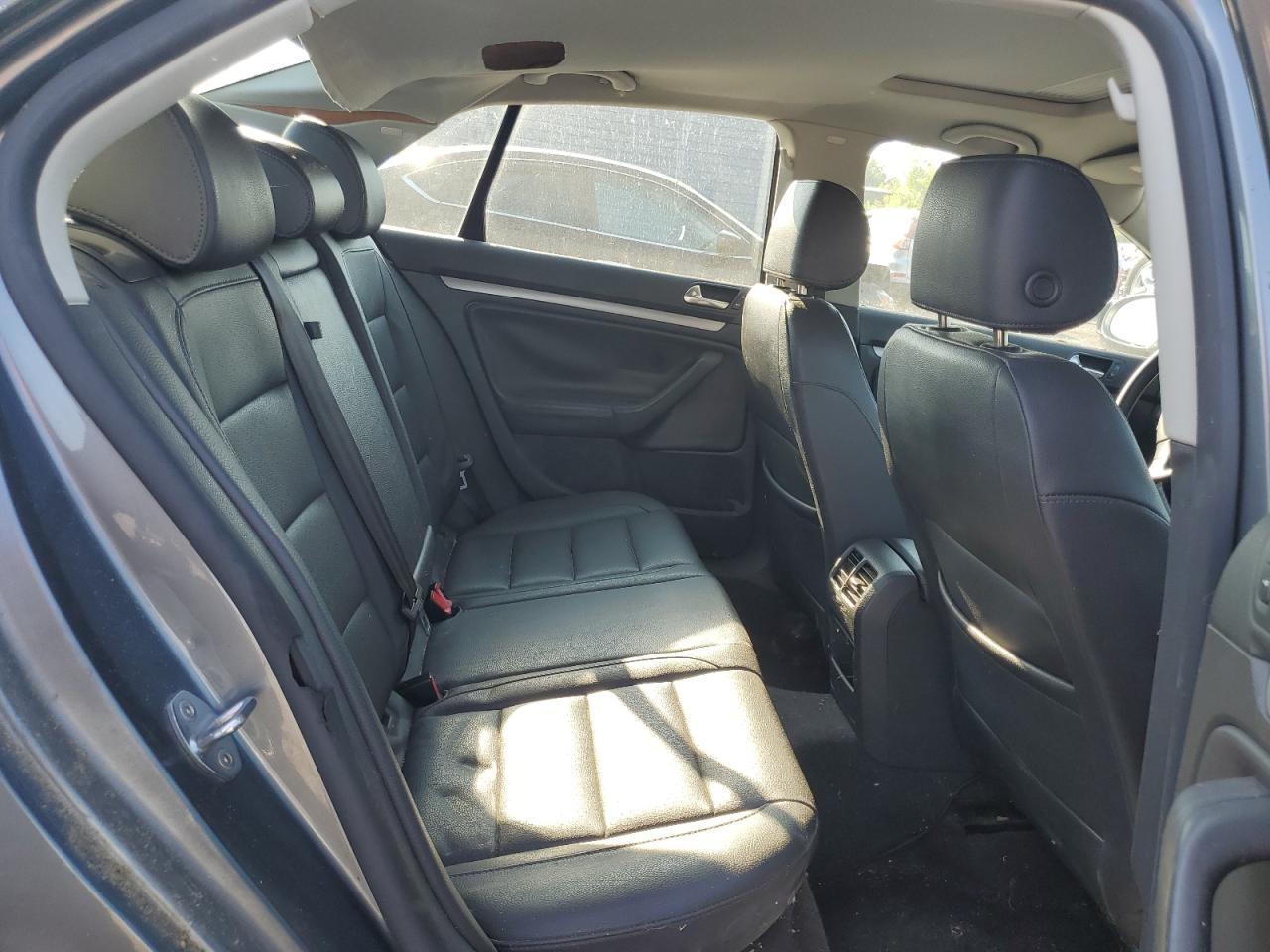 2006 VOLKSWAGEN JETTA