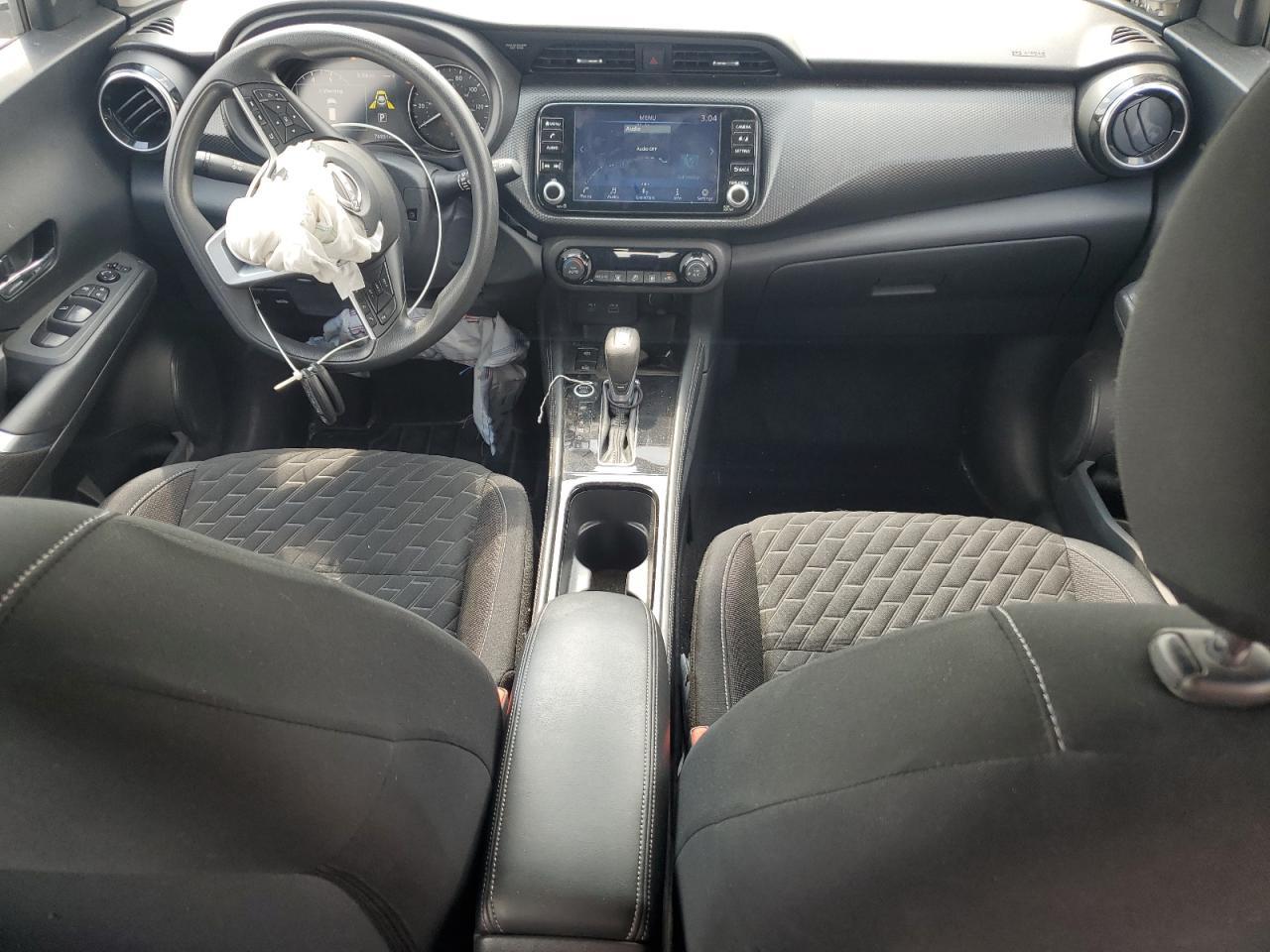 2022 NISSAN KICKS