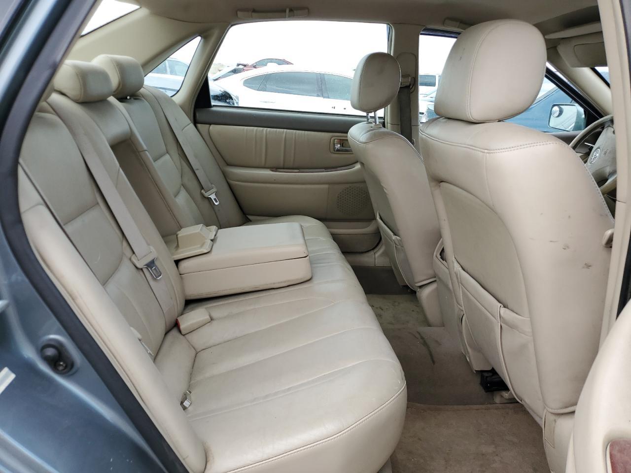 2002 TOYOTA Avalon
