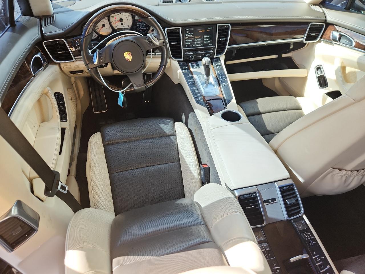 2016 PORSCHE Panamera