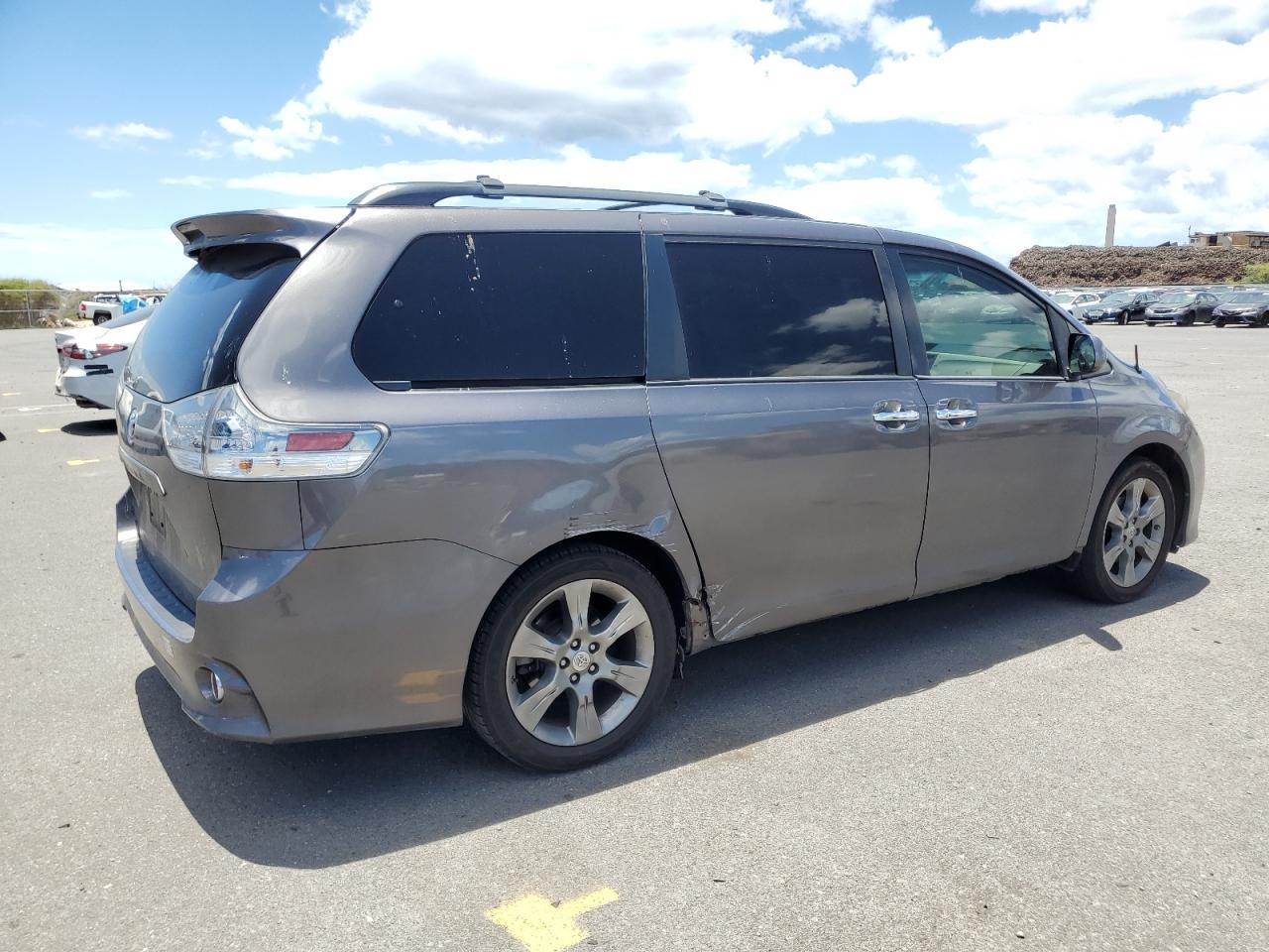 2014 TOYOTA SIENNA