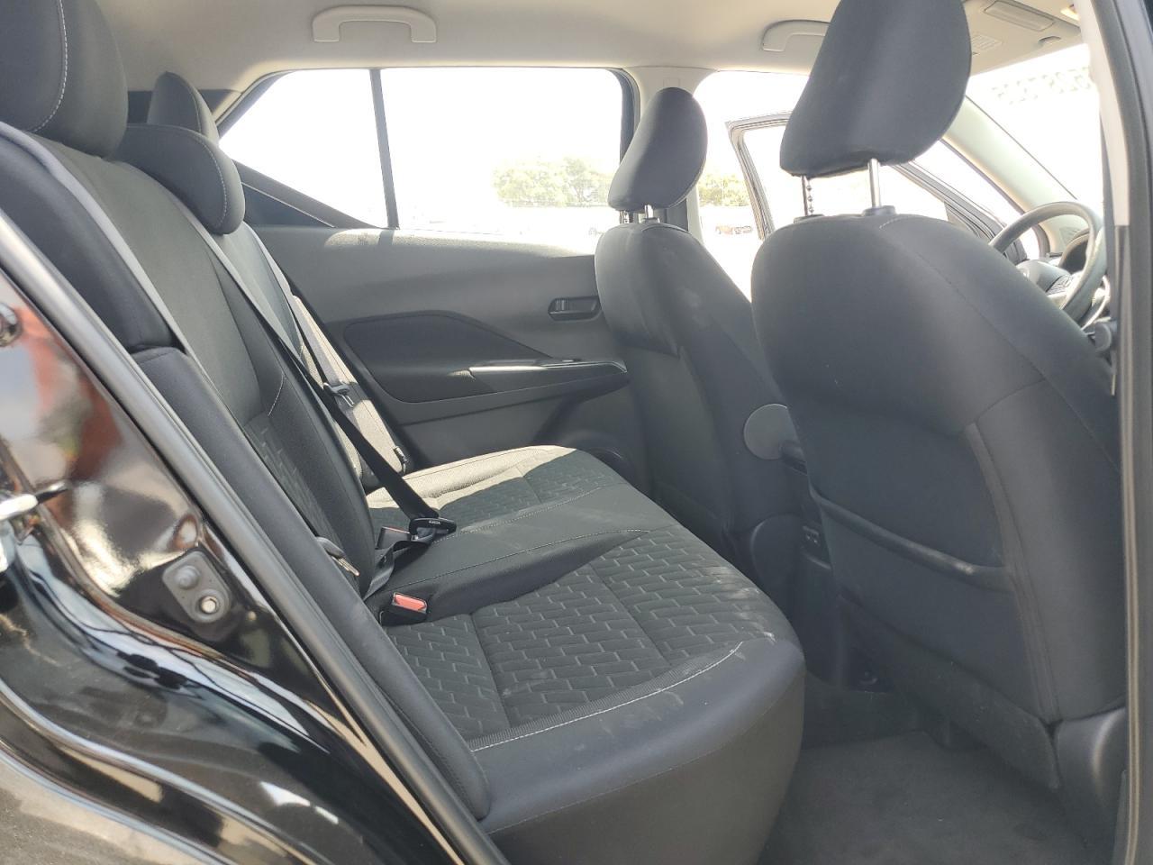 2021 NISSAN KICKS