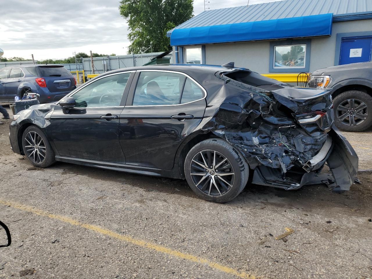 2022 TOYOTA CAMRY