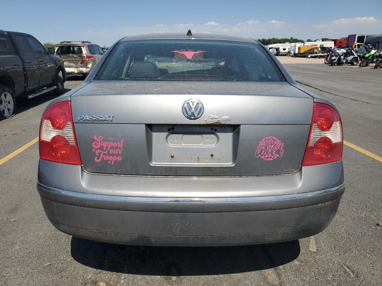 2005 VOLKSWAGEN Passat