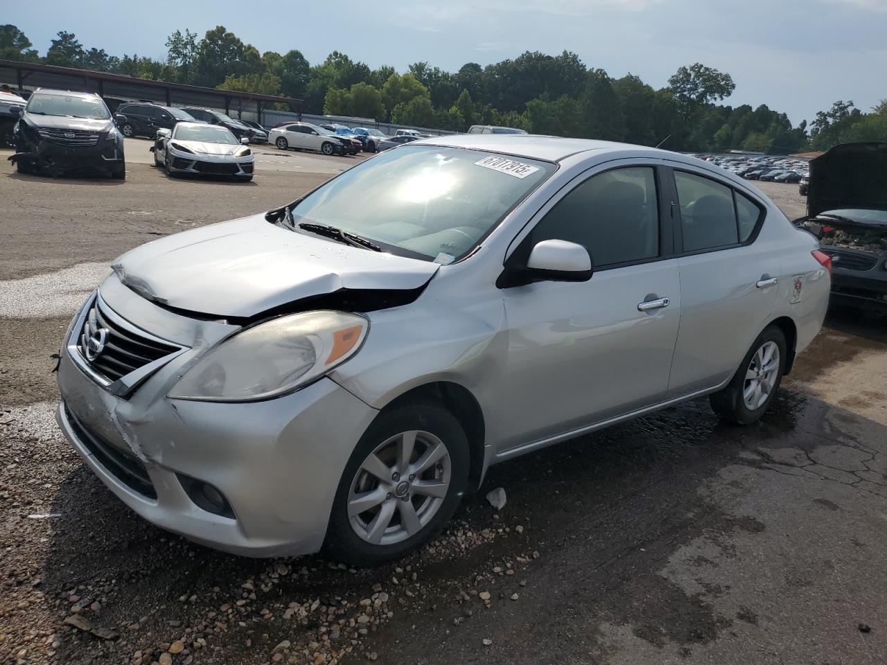 2012 NISSAN VERSA