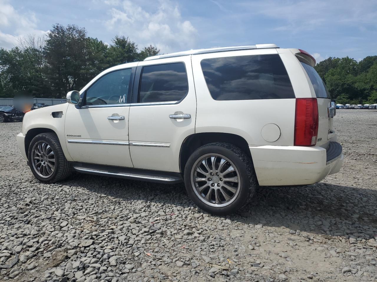 2011 CADILLAC ESCALADE