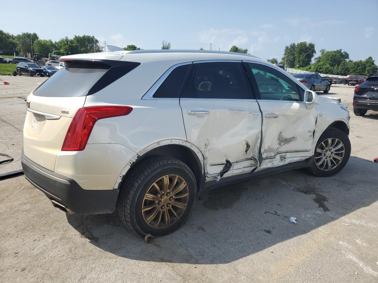 2017 CADILLAC XT5
