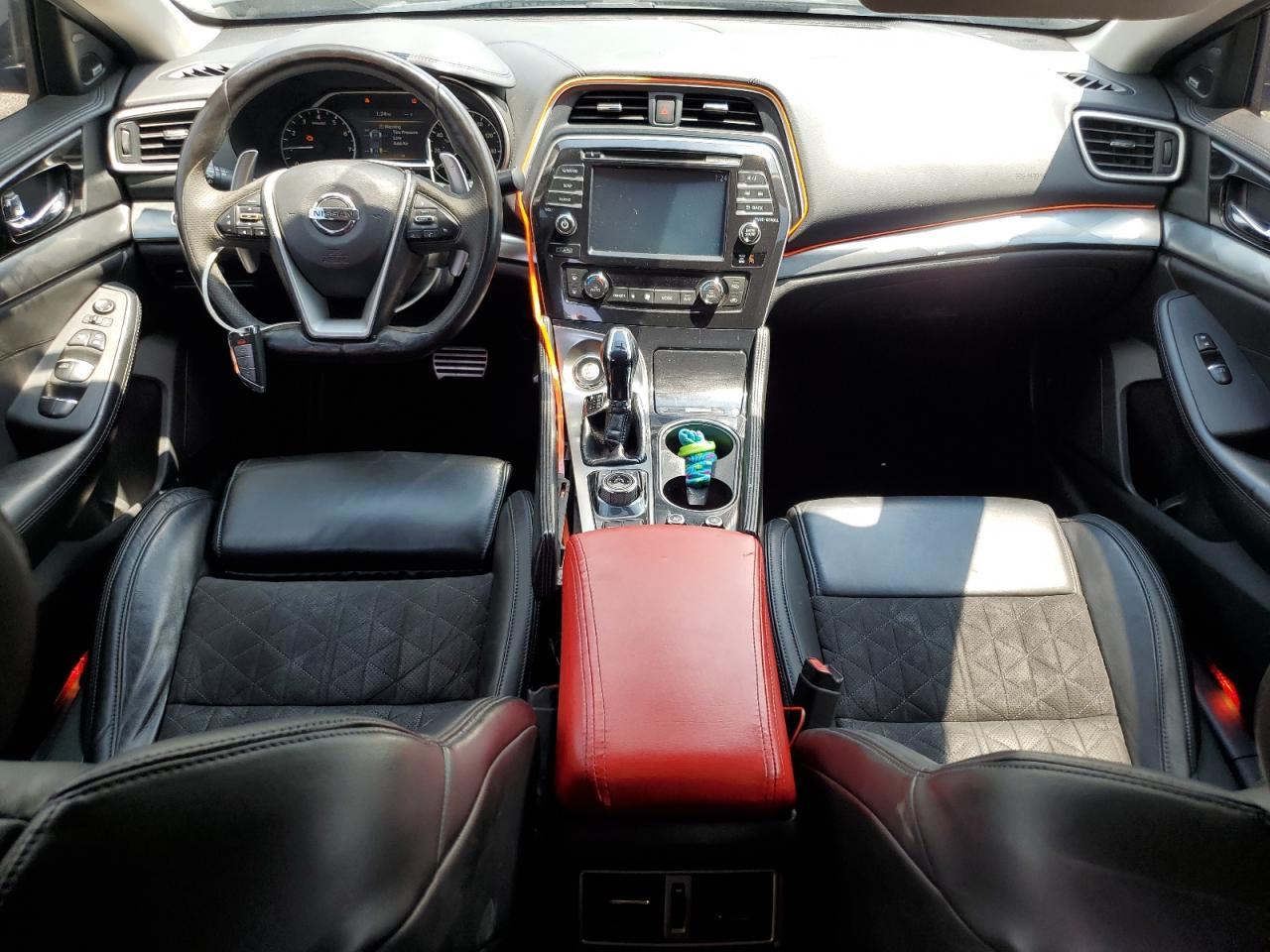 2017 NISSAN Maxima