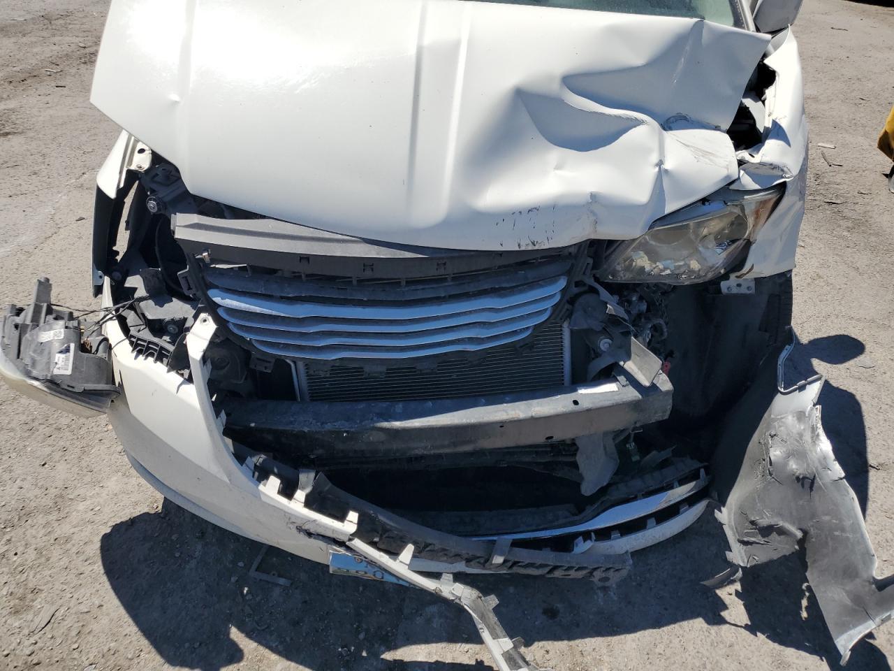 2013 CHRYSLER Town & Country