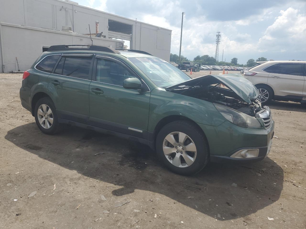 2011 SUBARU Outback