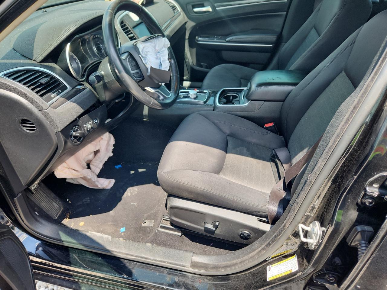 2019 CHRYSLER 300