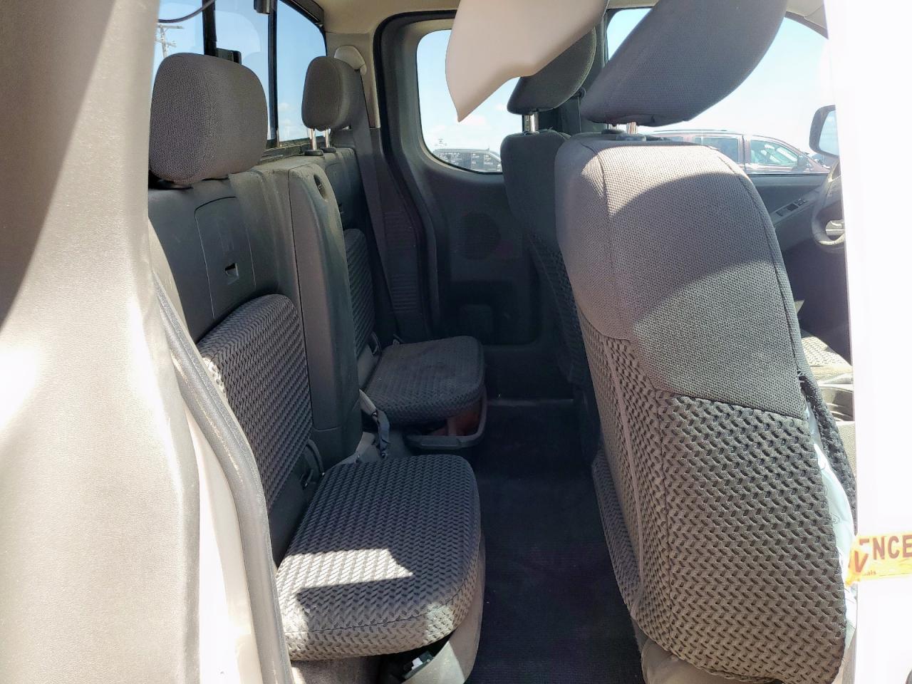 2017 NISSAN Frontier