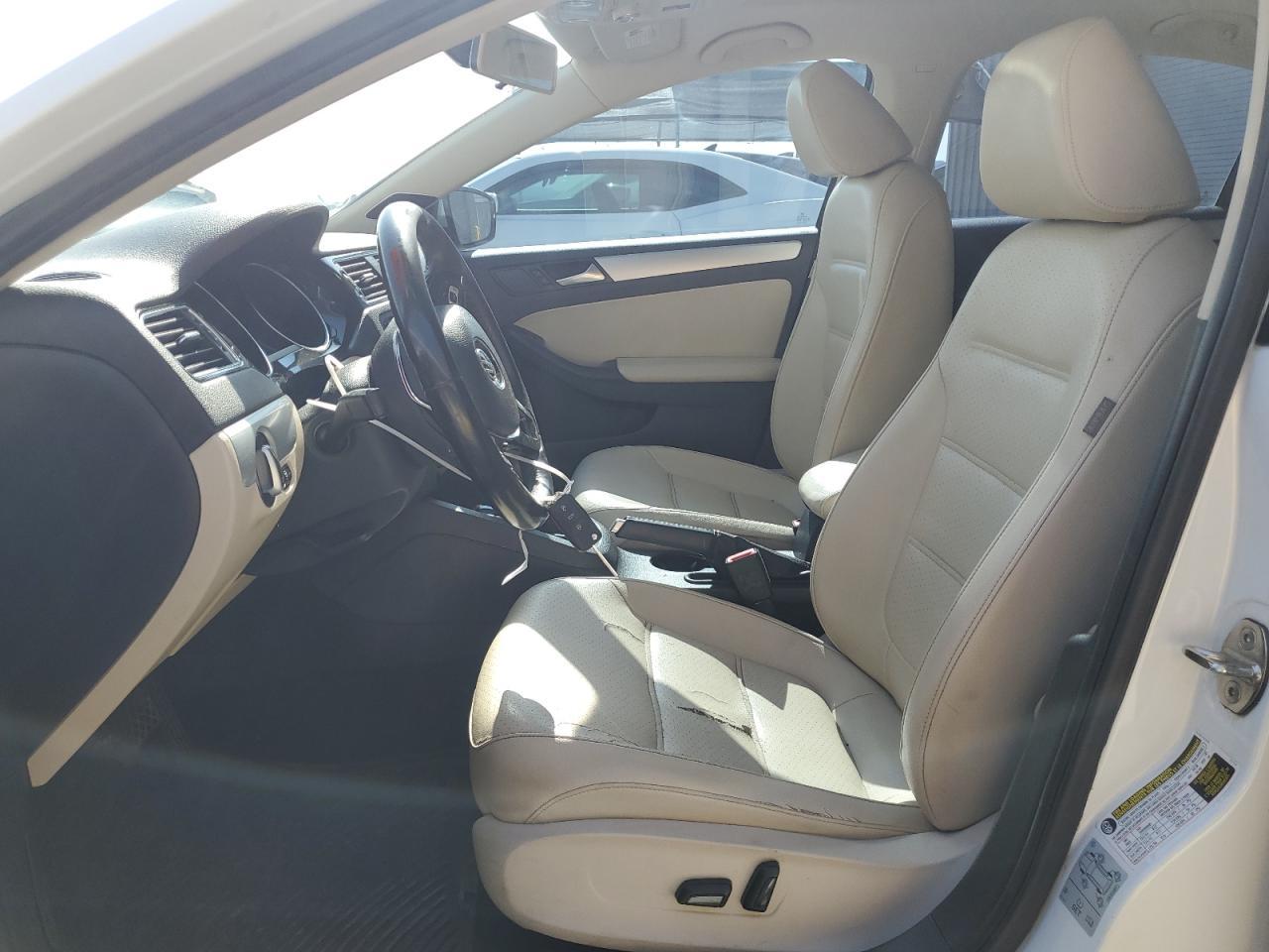 2018 VOLKSWAGEN JETTA
