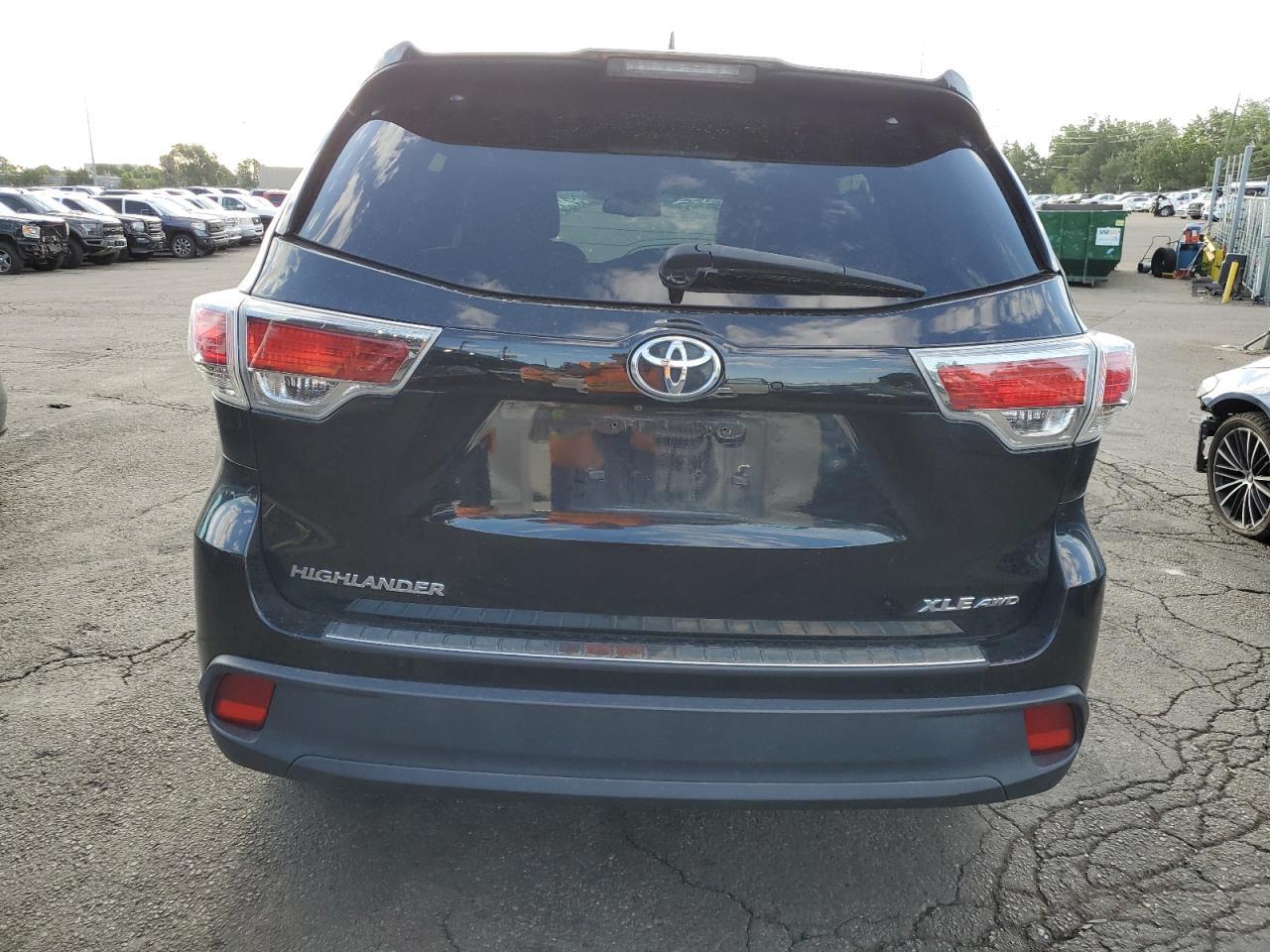 2016 TOYOTA HIGHLANDER