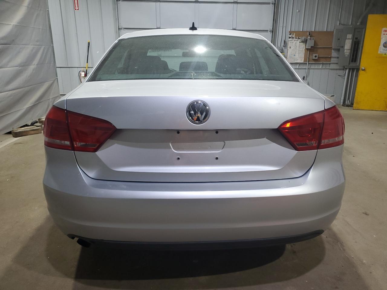 2014 VOLKSWAGEN Passat