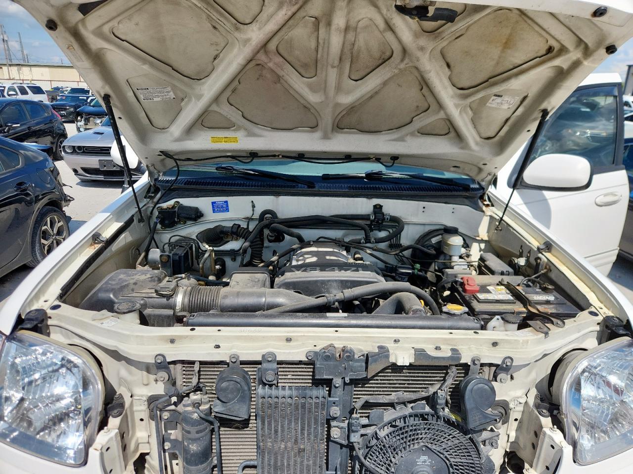 2004 TOYOTA Sequoia