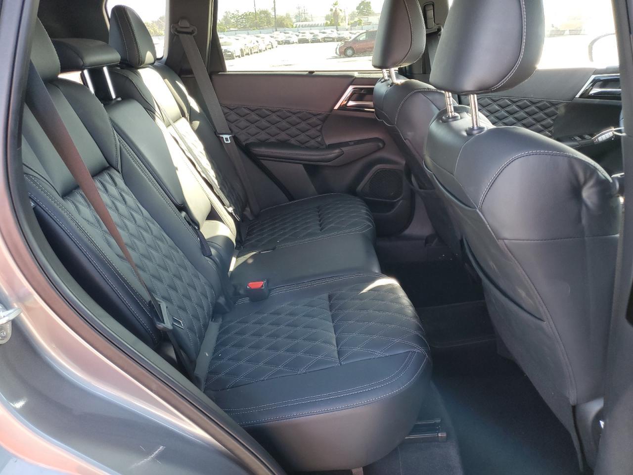 2023 MITSUBISHI outlander