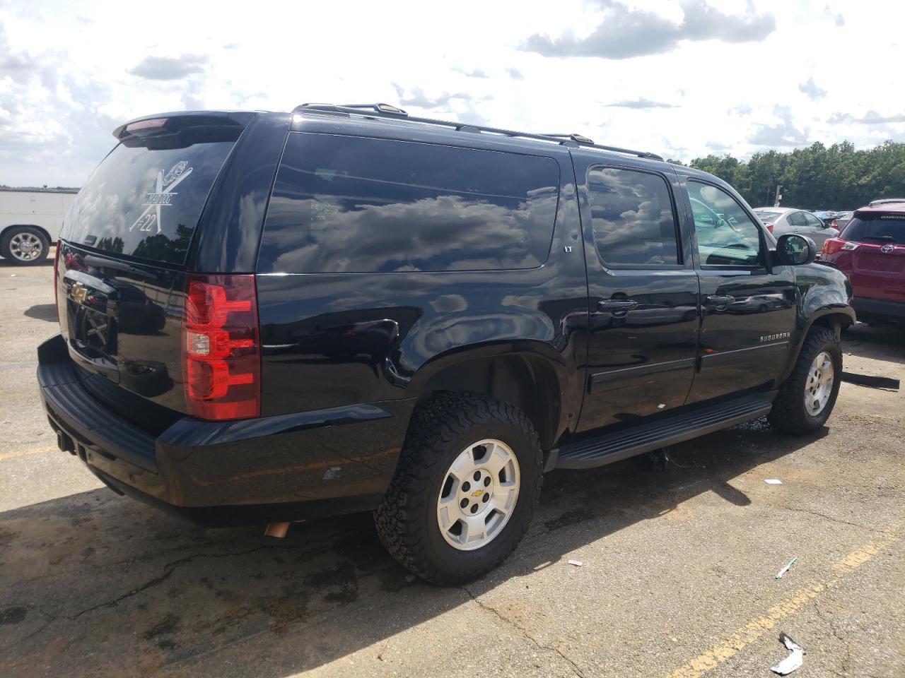 2013 CHEVROLET Suburban