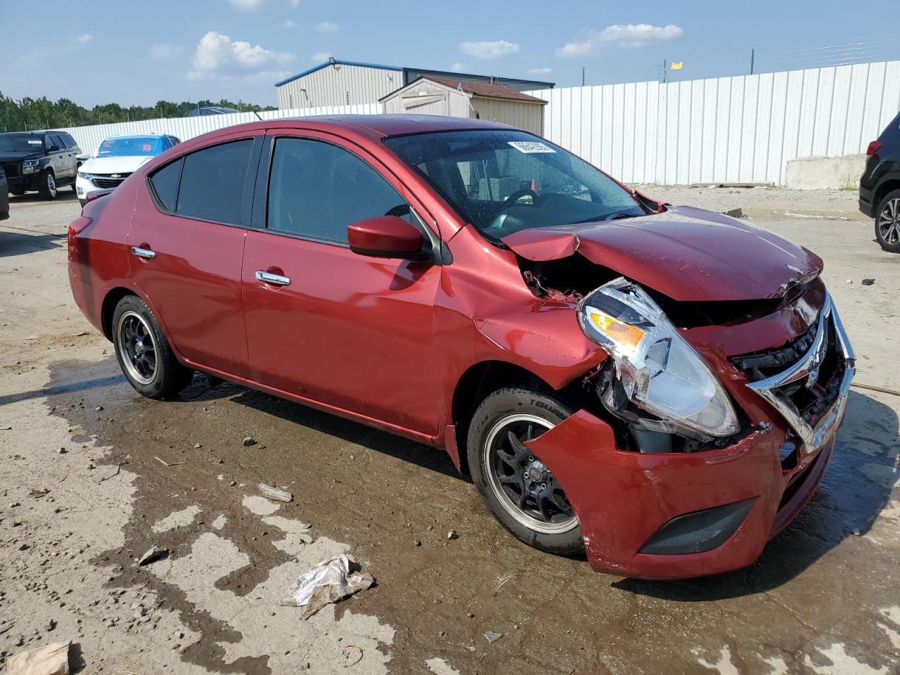 2016 NISSAN VERSA