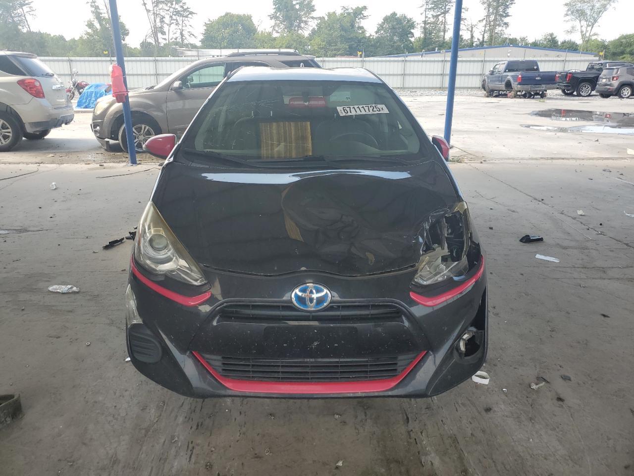 2016 TOYOTA Prius c