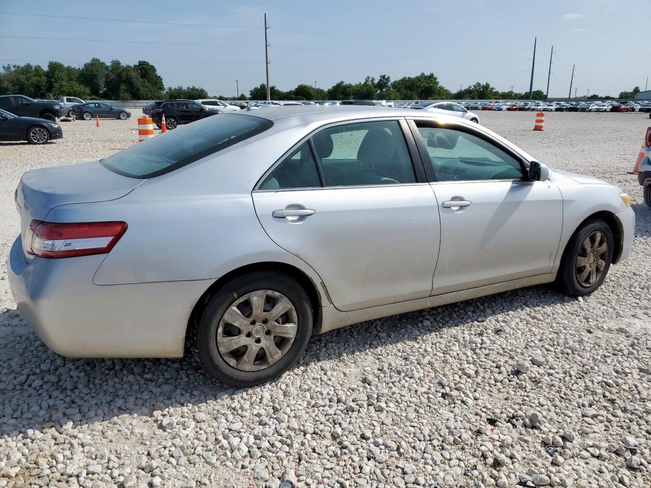 2011 TOYOTA CAMRY
