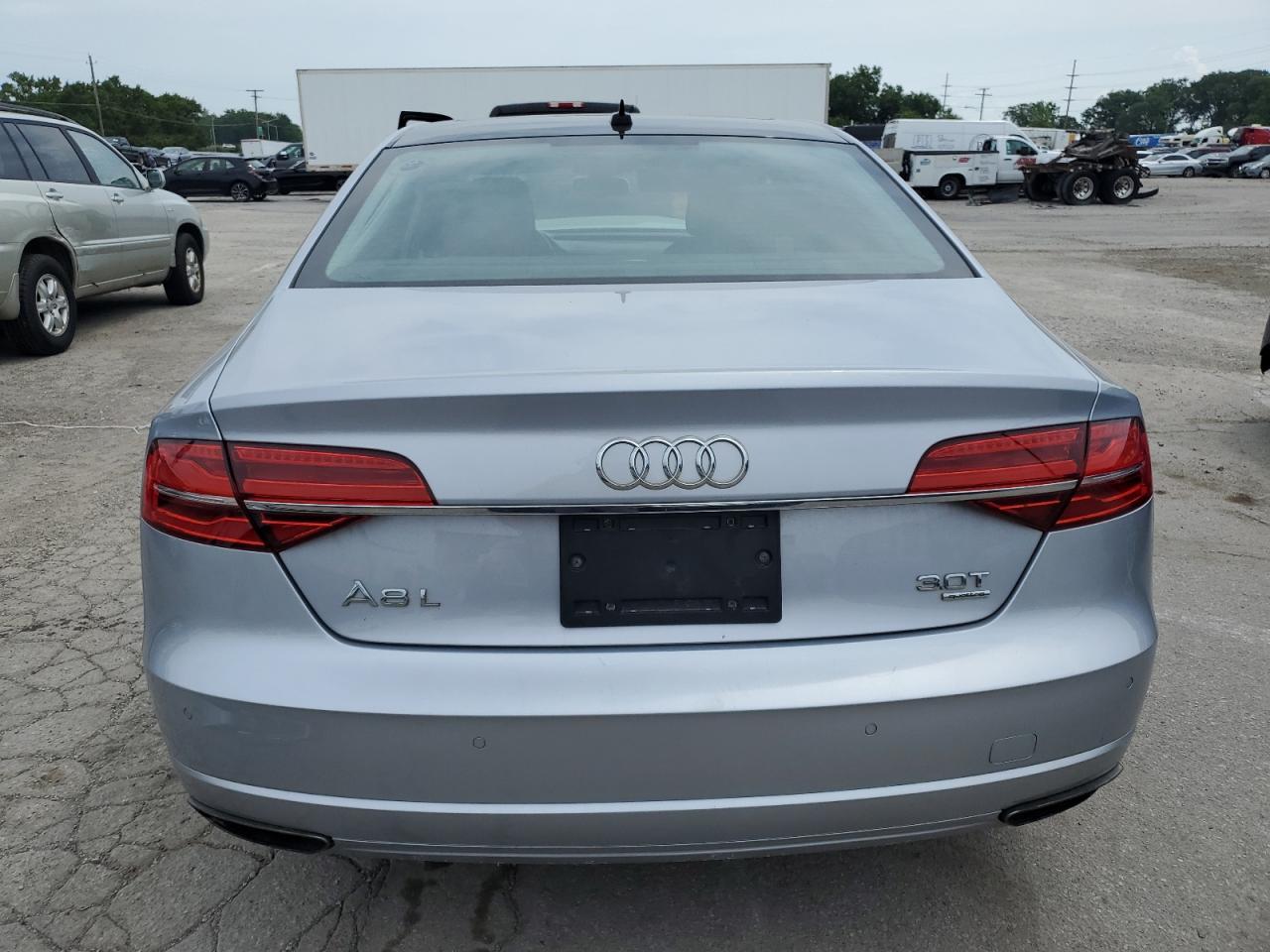 2018 AUDI A8
