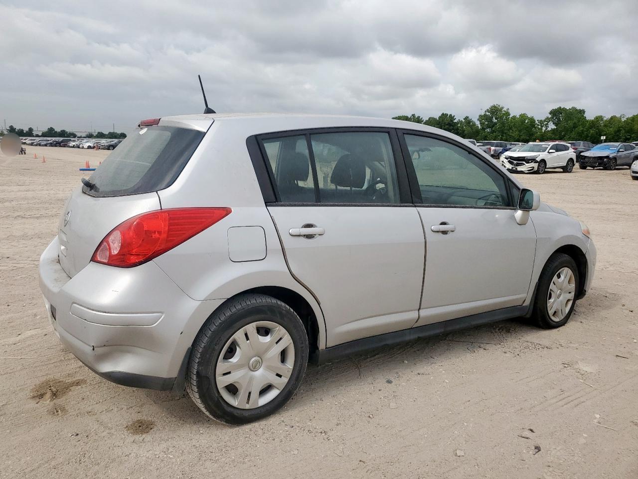 2010 NISSAN VERSA